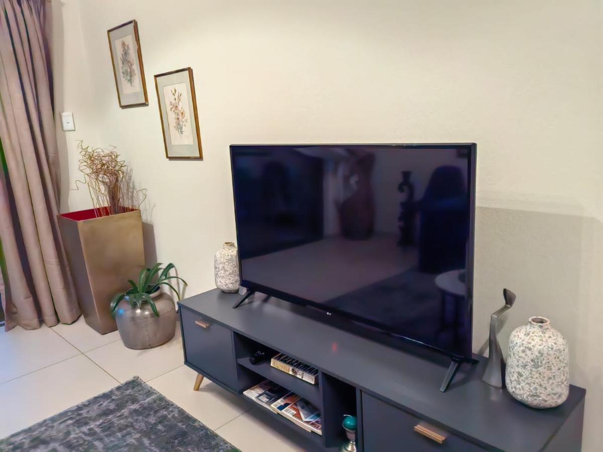 Classy And Cosy Apt - Dainfern Sandton Extérieur photo